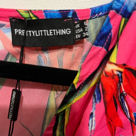 Brand-new pretty little thing mini dress - size 6 - Picture 4 of 5